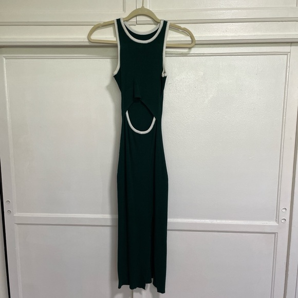 Green Midi Dress w/cutout - Picture 3 of 3
